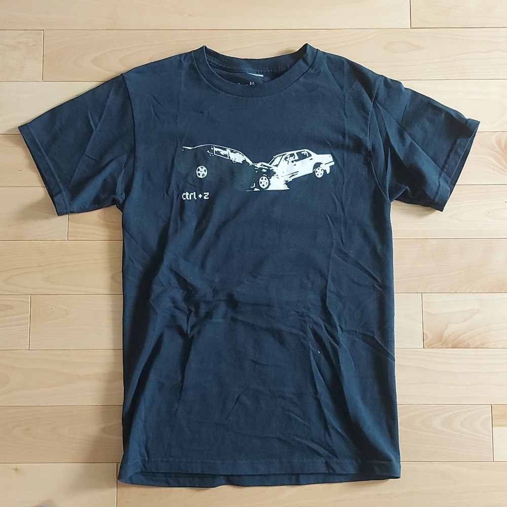 3/$25 Threadless Ctrl+Z graphic tee shirt S